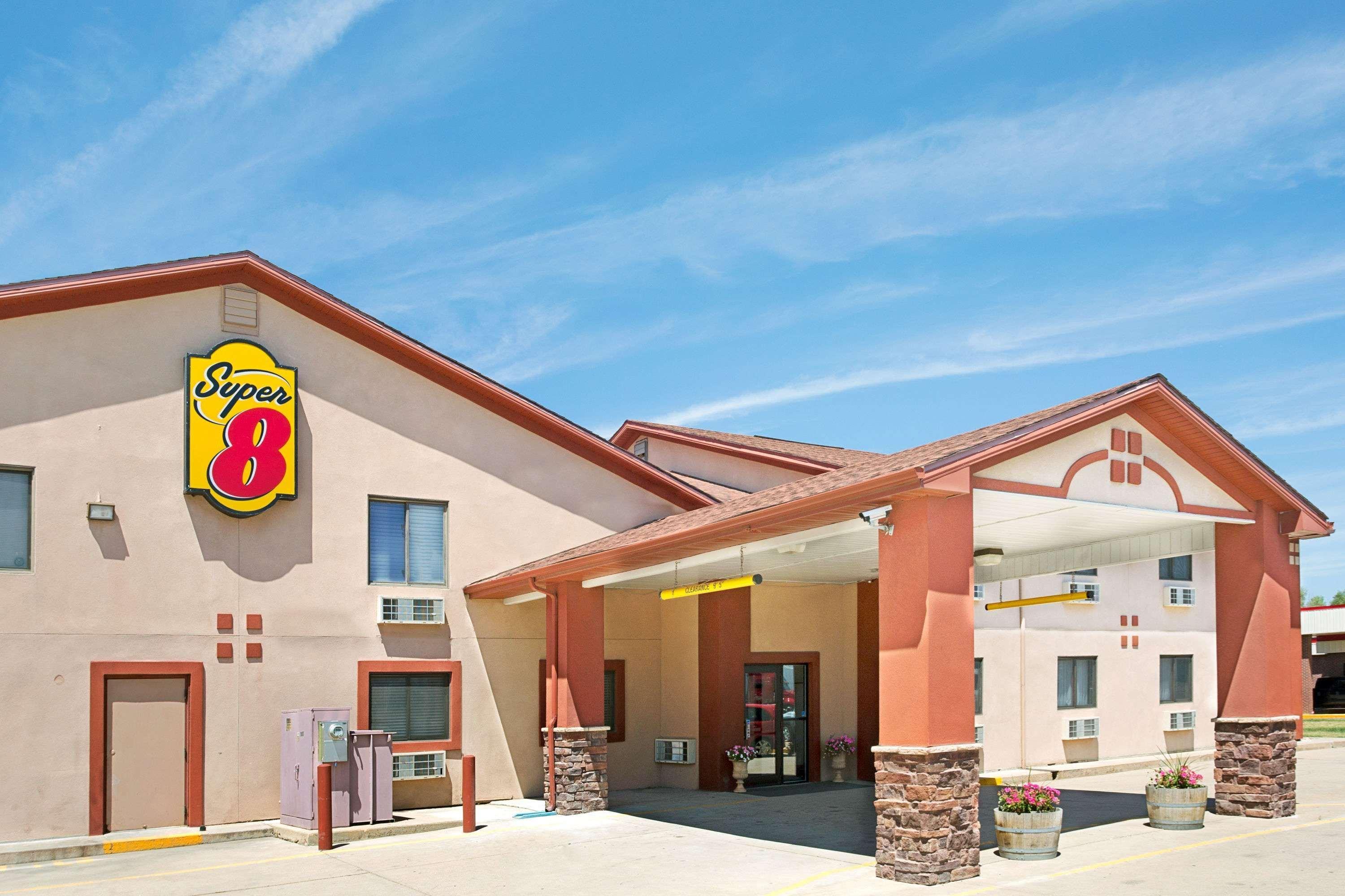 Super 8 By Wyndham Longmont/Del Camino Hotel Exterior photo